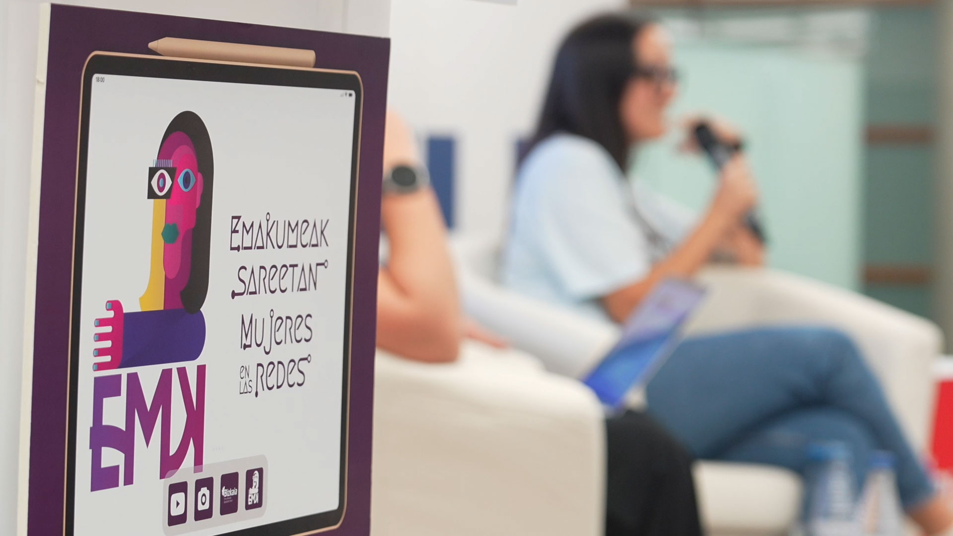 Emakumeak Sareetan – Mujeres en la Red
